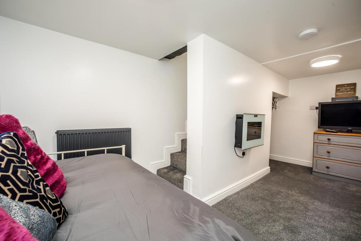 The Cosey Tucked-Away Cottage 2 Or 3 Bedroom Options Huddersfield Extérieur photo